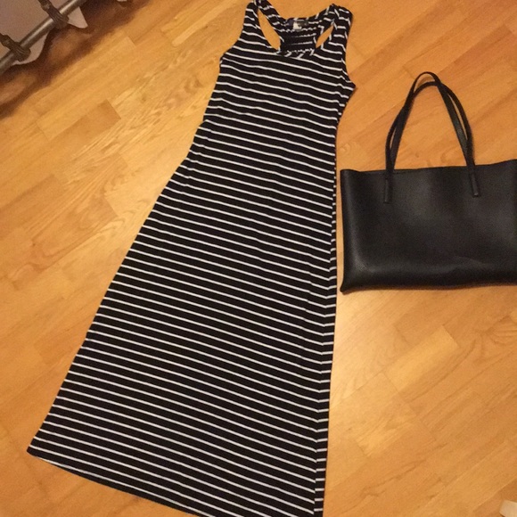 Striped Maxi Dress 🖤🤍 - Picture 1 of 2